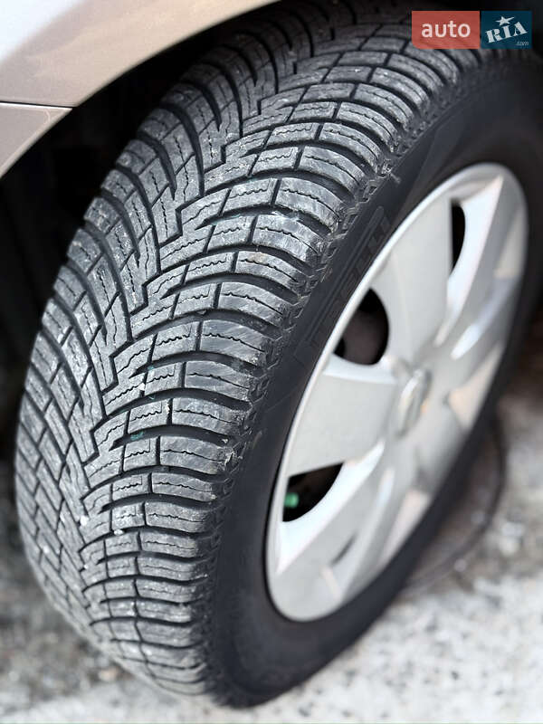 Хетчбек Nissan Note 2006 в Смілі