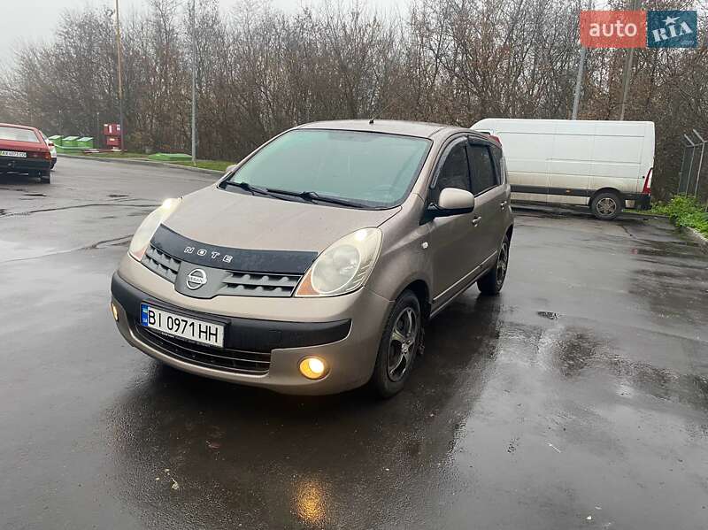 Хэтчбек Nissan Note 2007 в Полтаве