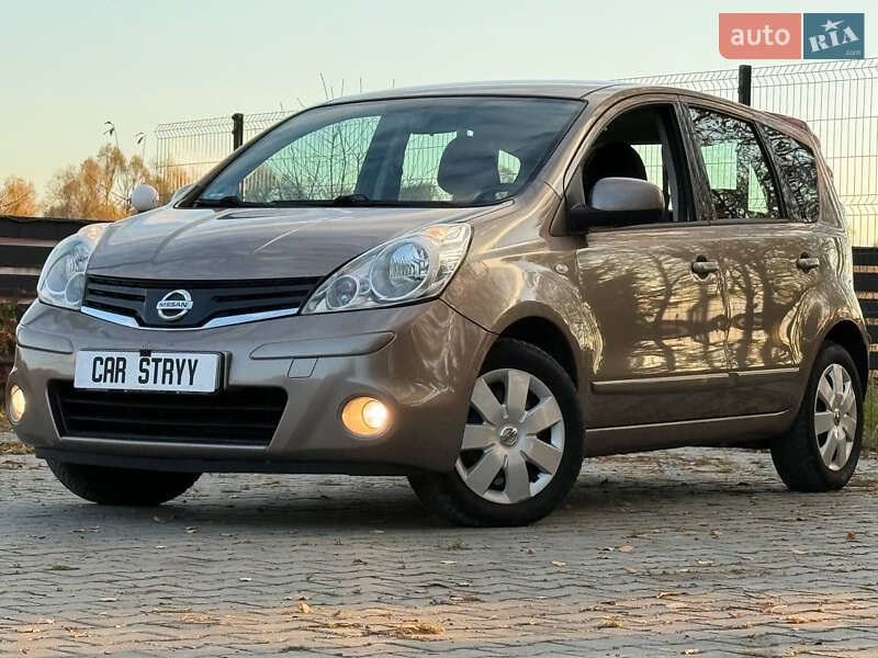 Хэтчбек Nissan Note 2011 в Стрые
