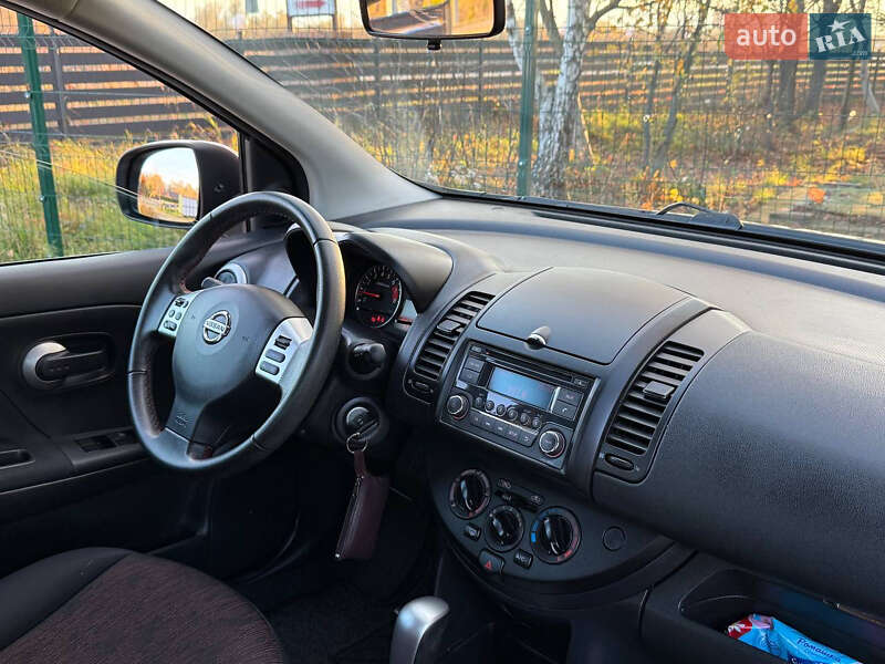 Хэтчбек Nissan Note 2011 в Стрые