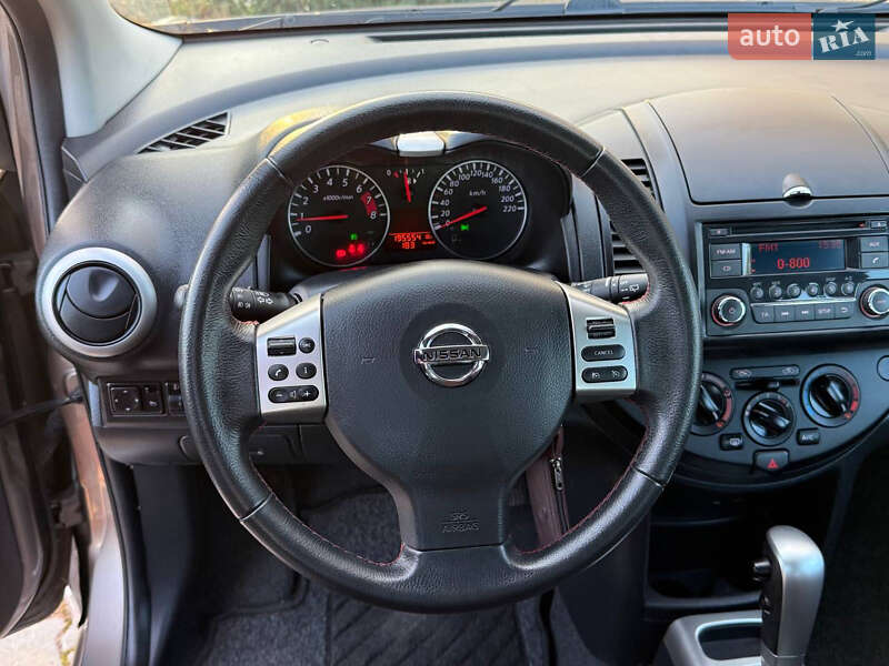 Хэтчбек Nissan Note 2011 в Стрые