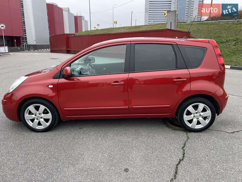Хэтчбек Nissan Note 2007 в Киеве