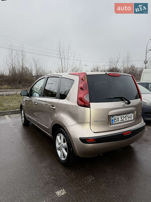 Хэтчбек Nissan Note 2006 в Киеве