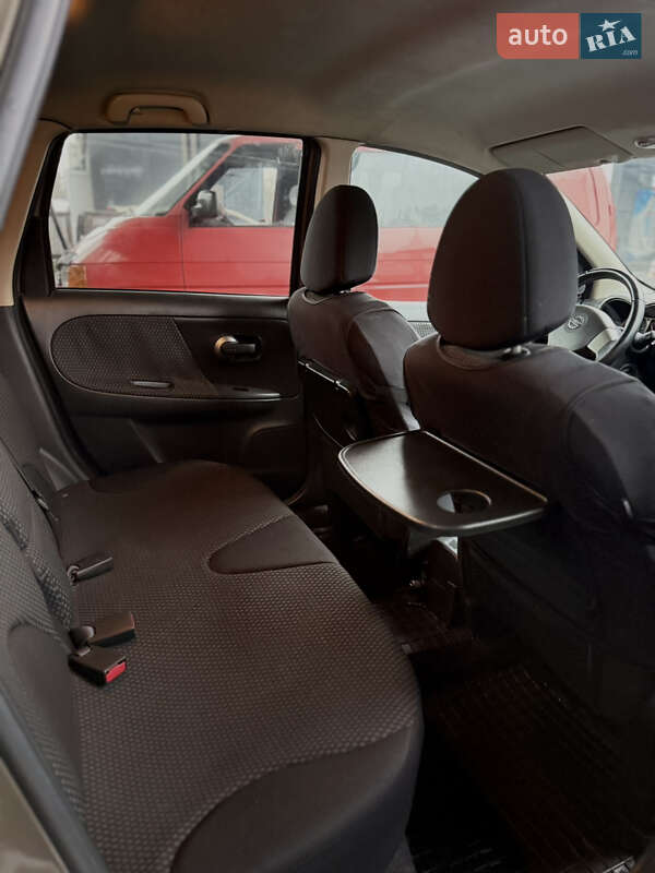 Хэтчбек Nissan Note 2006 в Киеве