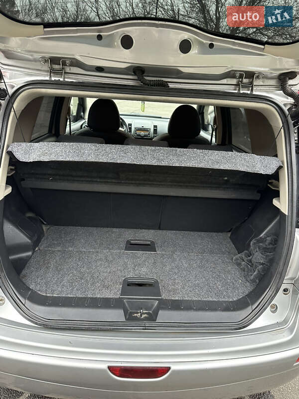 Хэтчбек Nissan Note 2008 в Днепре