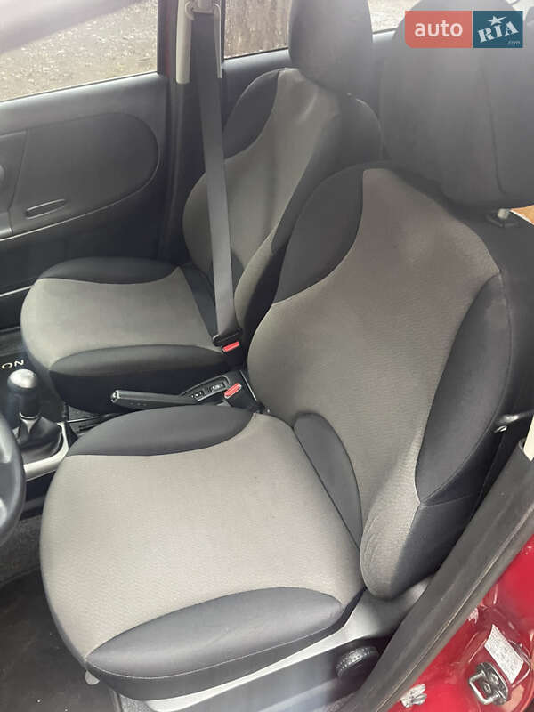 Хетчбек Nissan Note 2011 в Києві фото 8 Хетчбек Nissan Note 2011 в Києві