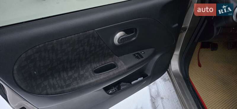 Хэтчбек Nissan Note 2007 в Каменец-Подольском