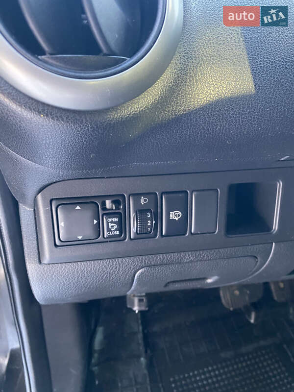 Хэтчбек Nissan Note 2006 в Чернигове