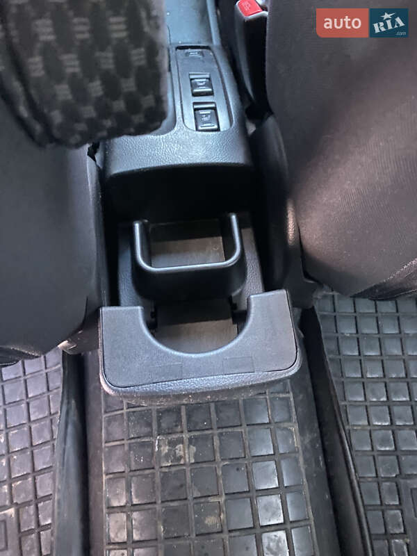 Хэтчбек Nissan Note 2006 в Чернигове