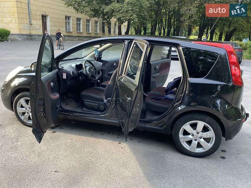Хэтчбек Nissan Note 2008 в Староконстантинове