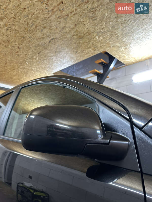 Хэтчбек Nissan Note 2008 в Хороле