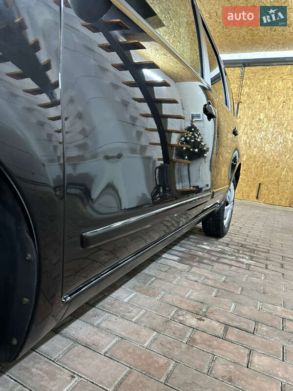 Хэтчбек Nissan Note 2008 в Хороле