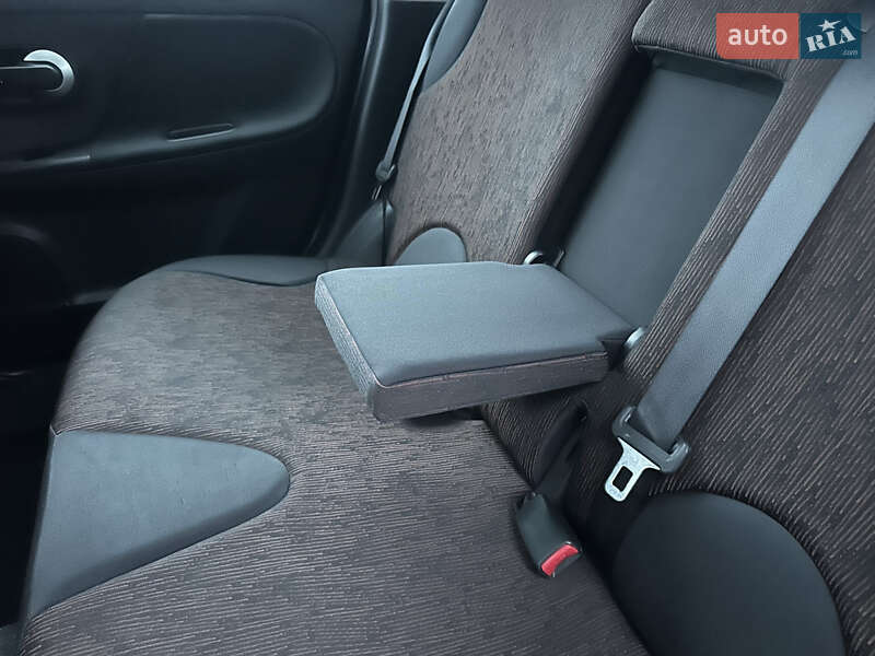 Хэтчбек Nissan Note 2010 в Виннице