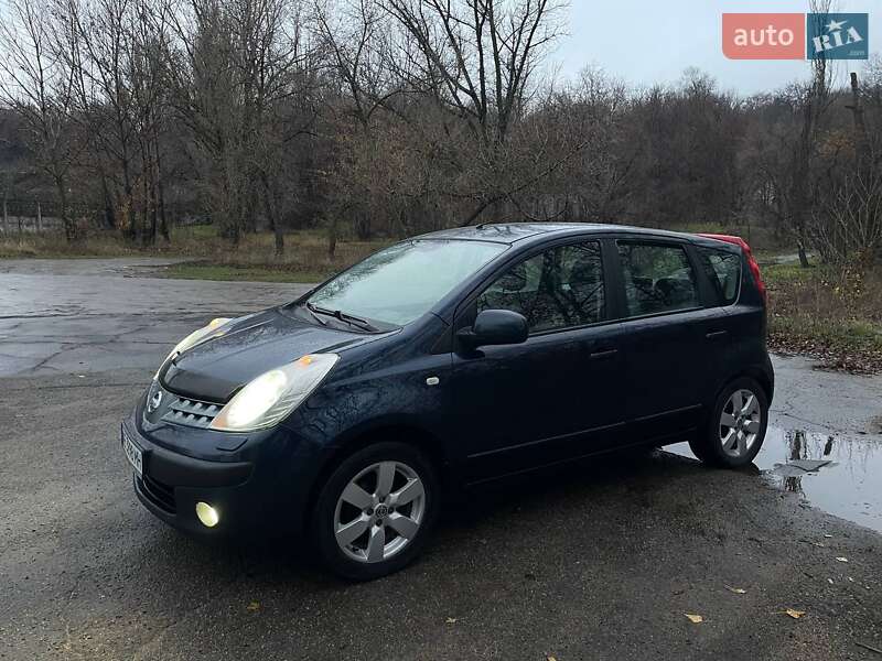 Хэтчбек Nissan Note 2007 в Каменском