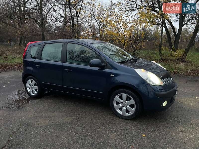 Хэтчбек Nissan Note 2007 в Каменском