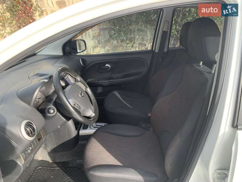 Хэтчбек Nissan Note 2010 в Черновцах