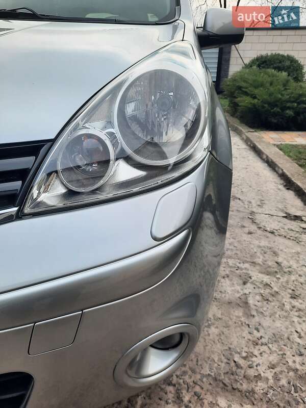 Хэтчбек Nissan Note 2013 в Новомосковске