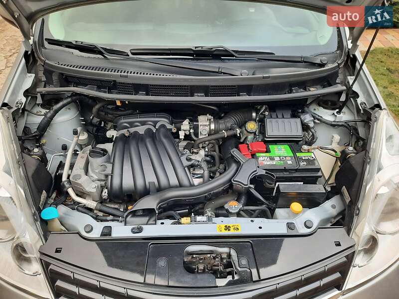 Хэтчбек Nissan Note 2013 в Новомосковске