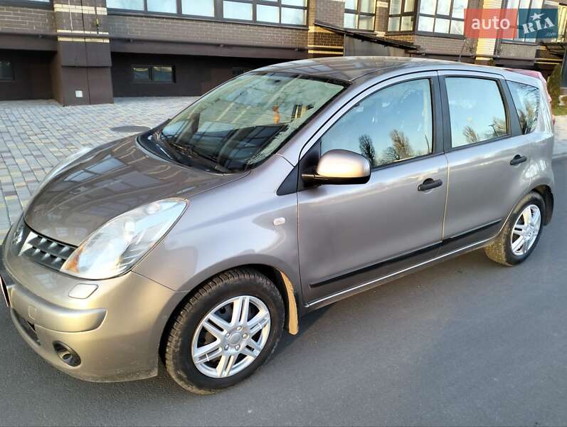 Хэтчбек Nissan Note 2008 в Чернигове