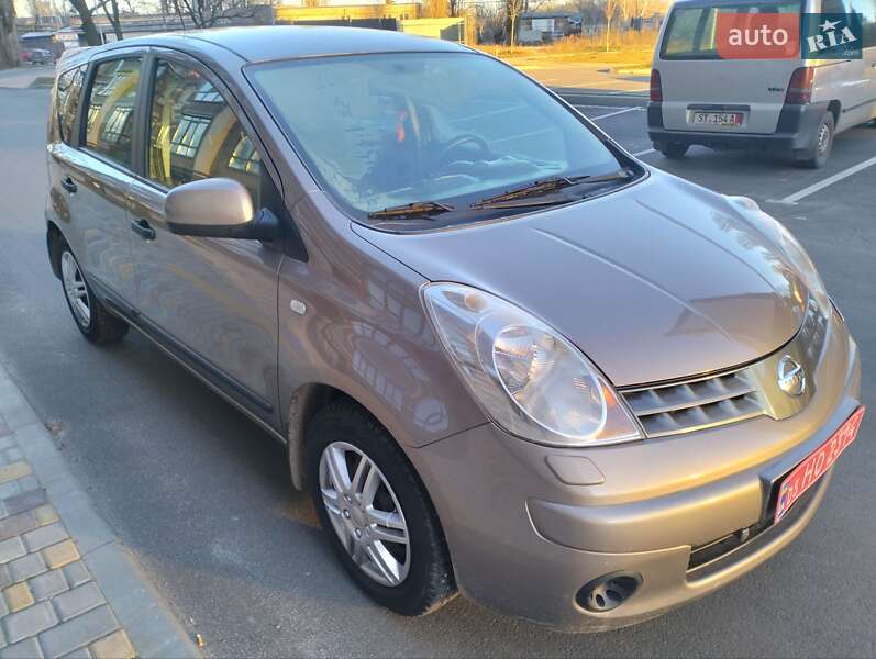 Хэтчбек Nissan Note 2008 в Чернигове