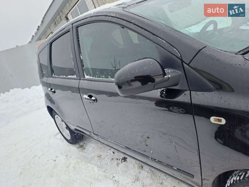 Хэтчбек Nissan Note 2006 в Славуте