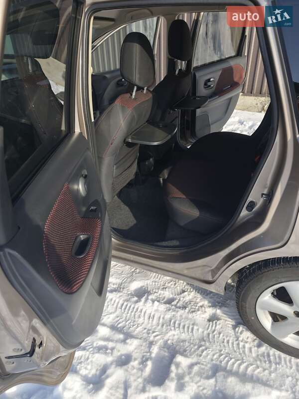 Хетчбек Nissan Note 2009 в Тульчині