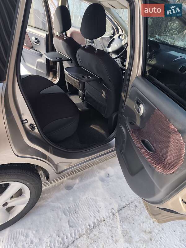 Хетчбек Nissan Note 2009 в Тульчині