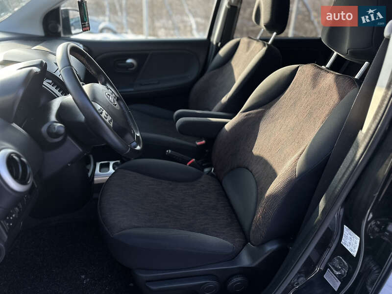 Хэтчбек Nissan Note 2009 в Виннице