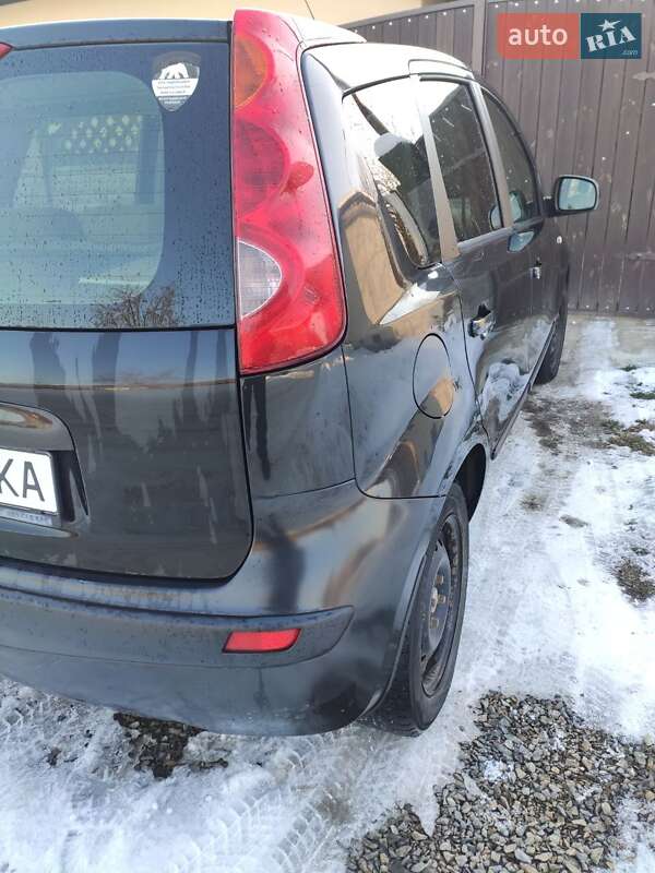 Хэтчбек Nissan Note 2006 в Виноградове
