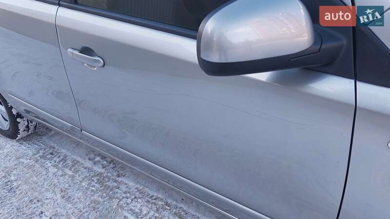 Хетчбек Nissan Note 2010 в Луцьку