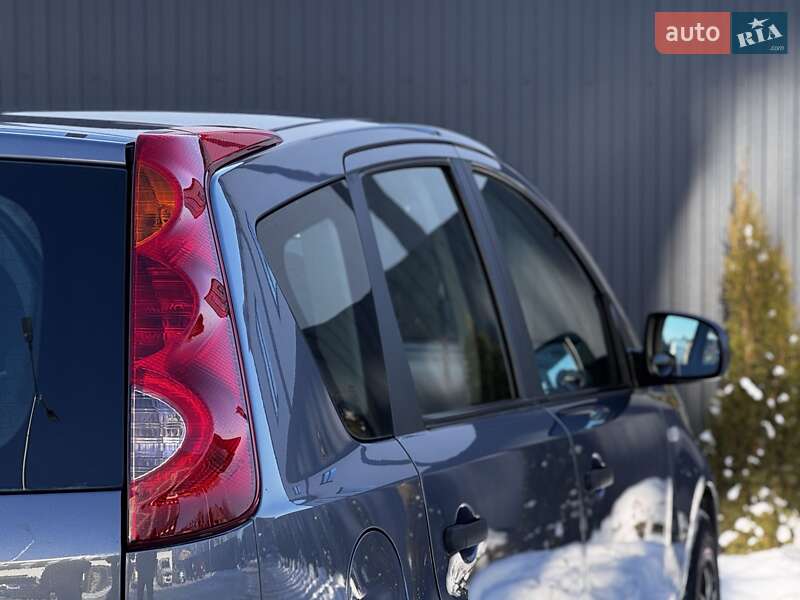 Хэтчбек Nissan Note 2008 в Виннице