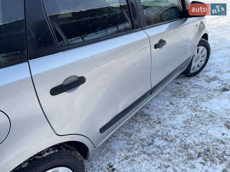 Хетчбек Nissan Note 2008 в Полтаві