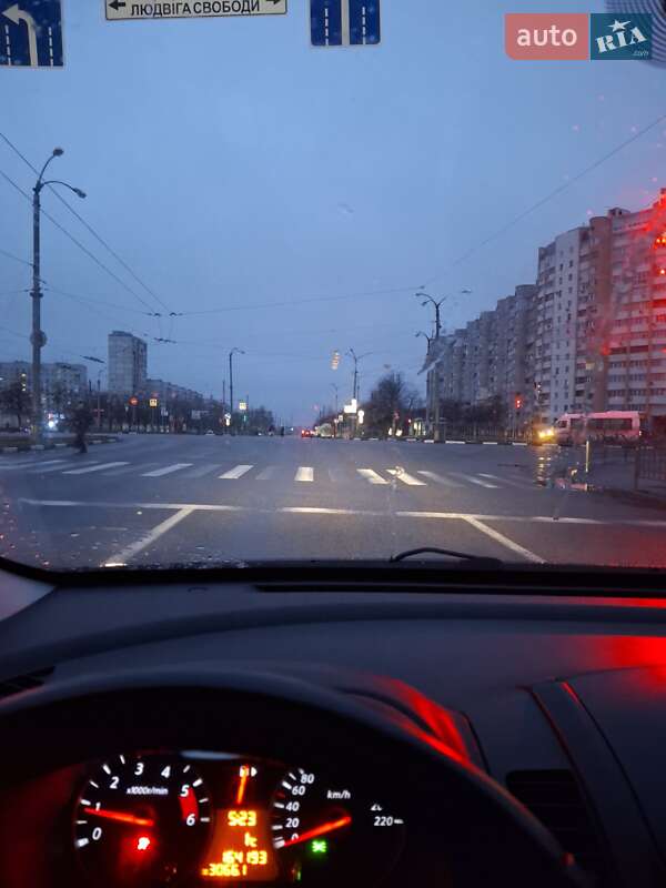 Хэтчбек Nissan Note 2010 в Харькове фото 9 Хэтчбек Nissan Note 2010 в Харькове