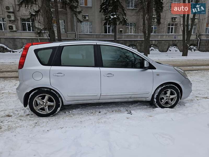 Хетчбек Nissan Note 2008 в Запоріжжі