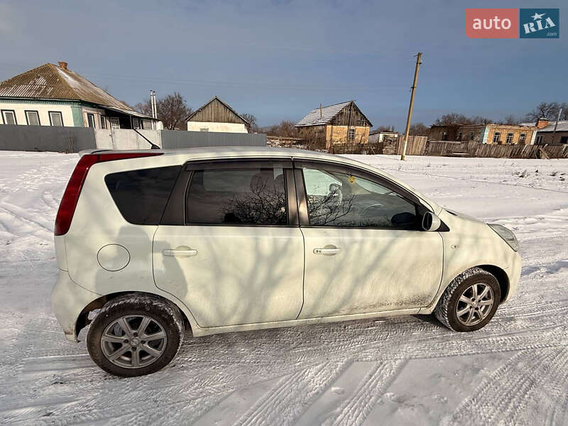 Хетчбек Nissan Note 2011 в Прилуках