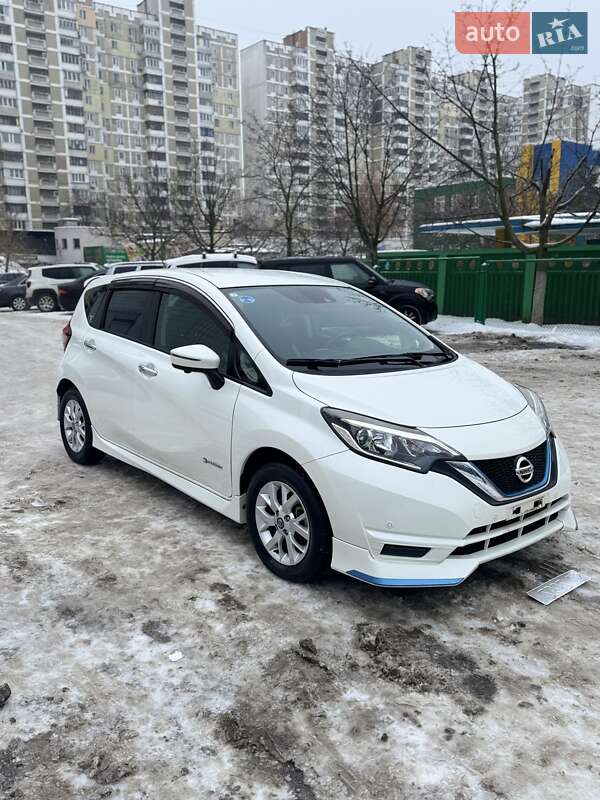 Хэтчбек Nissan Note 2019 в Киеве фото Хэтчбек Nissan Note 2019 в Киеве