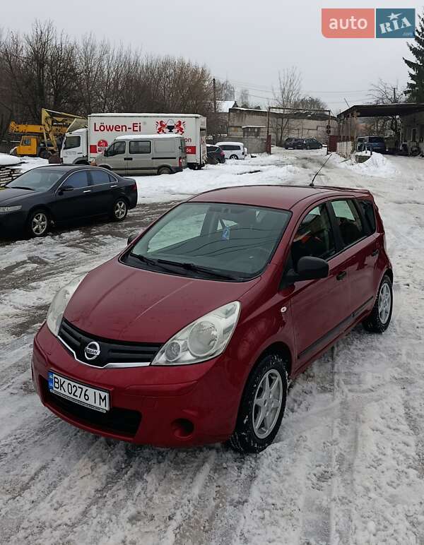 Хэтчбек Nissan Note 2012 в Ровно
