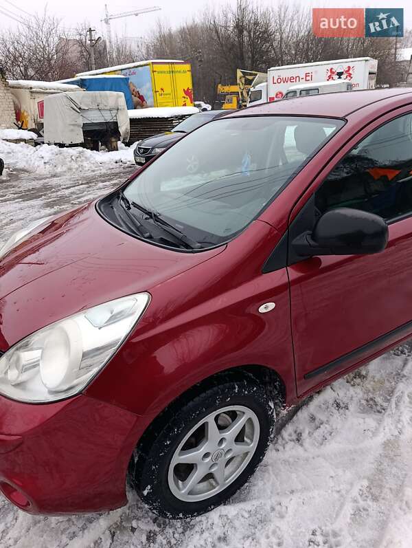 Хэтчбек Nissan Note 2012 в Ровно