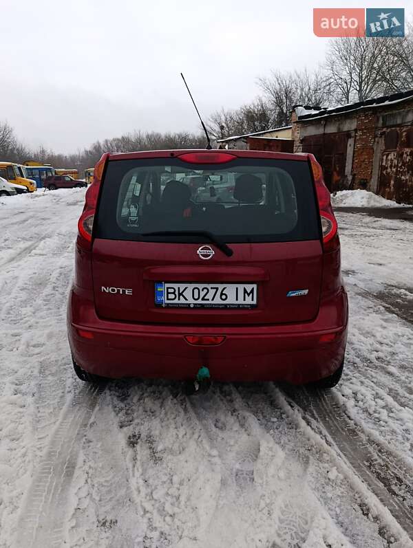 Хэтчбек Nissan Note 2012 в Ровно