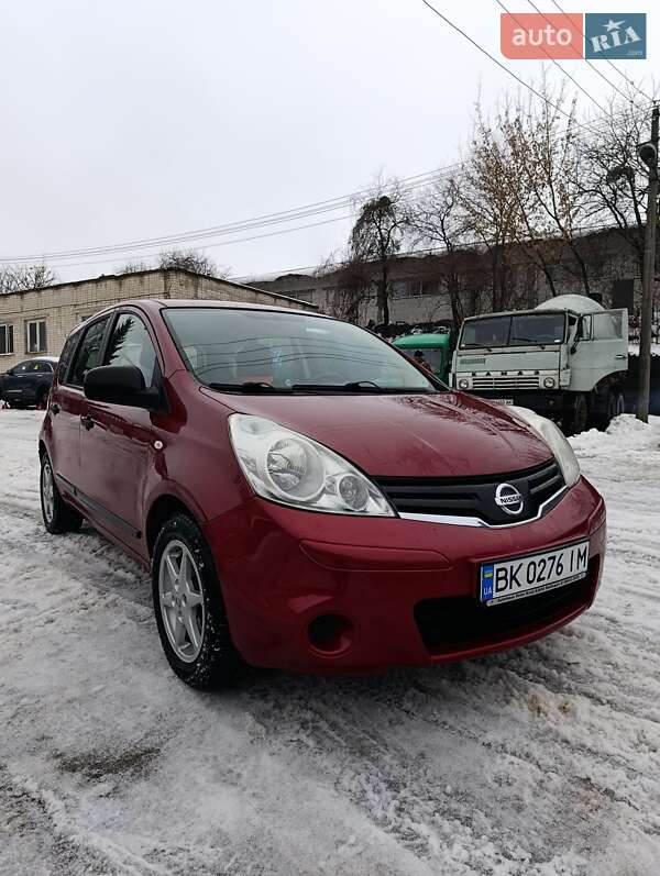 Хэтчбек Nissan Note 2012 в Ровно