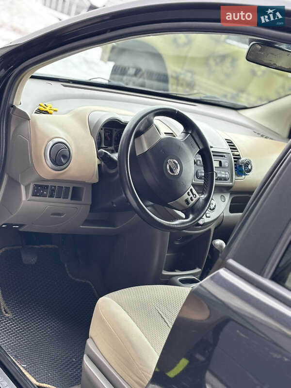 Хэтчбек Nissan Note 2006 в Ровно