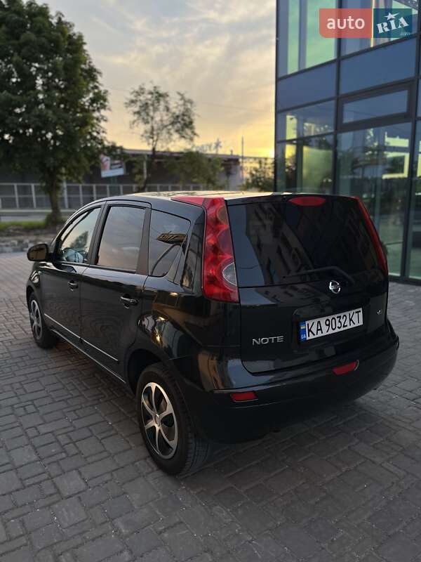 Хэтчбек Nissan Note 2006 в Киеве