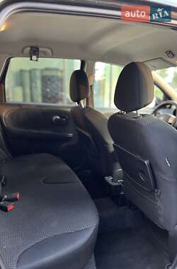 Хэтчбек Nissan Note 2006 в Киеве