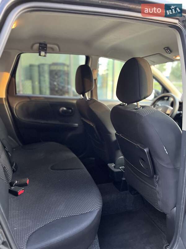 Хэтчбек Nissan Note 2006 в Киеве