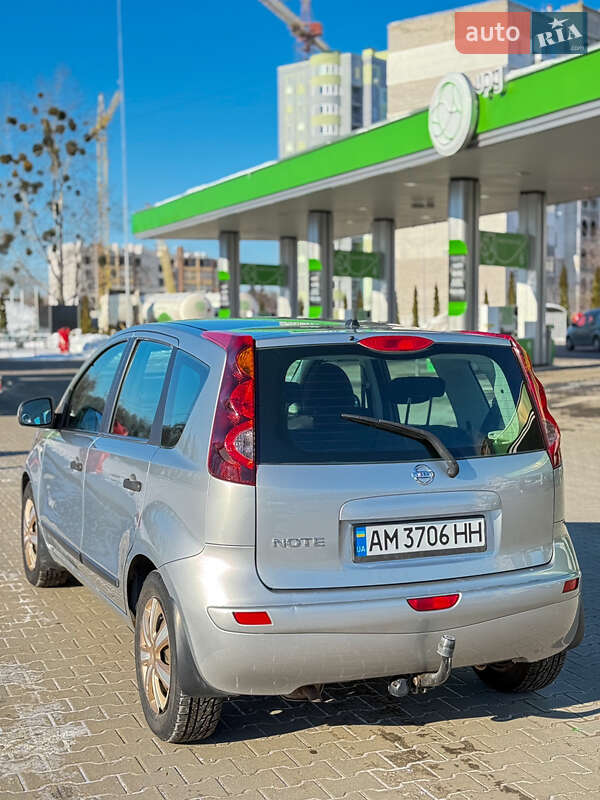 Хэтчбек Nissan Note 2009 в Житомире