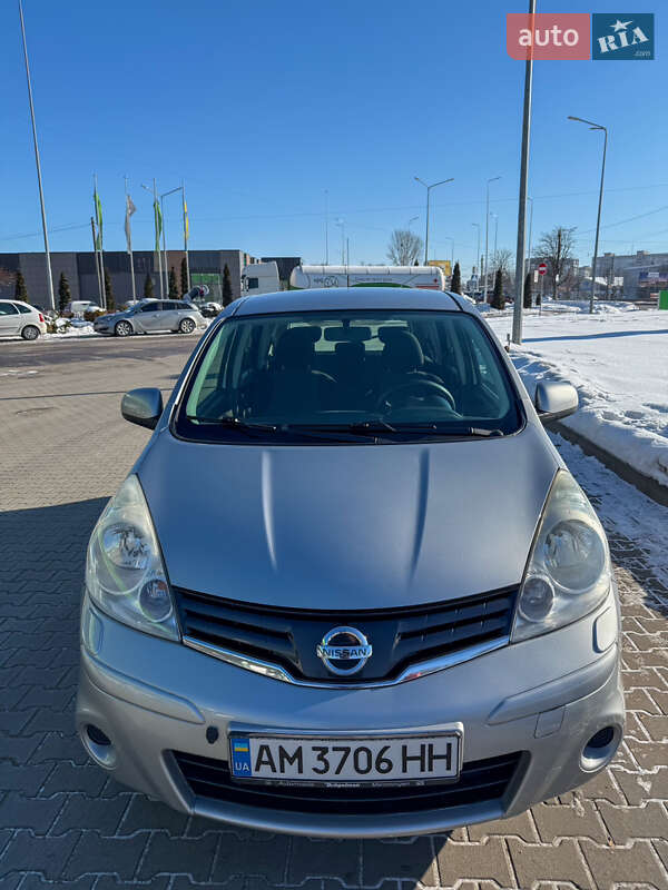 Хэтчбек Nissan Note 2009 в Житомире