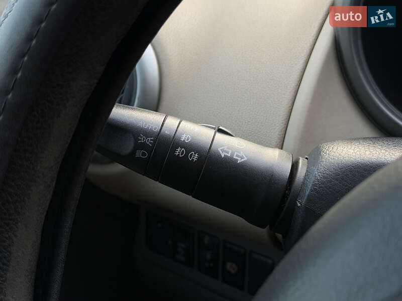 Хетчбек Nissan Note 2006 в Шептицькому