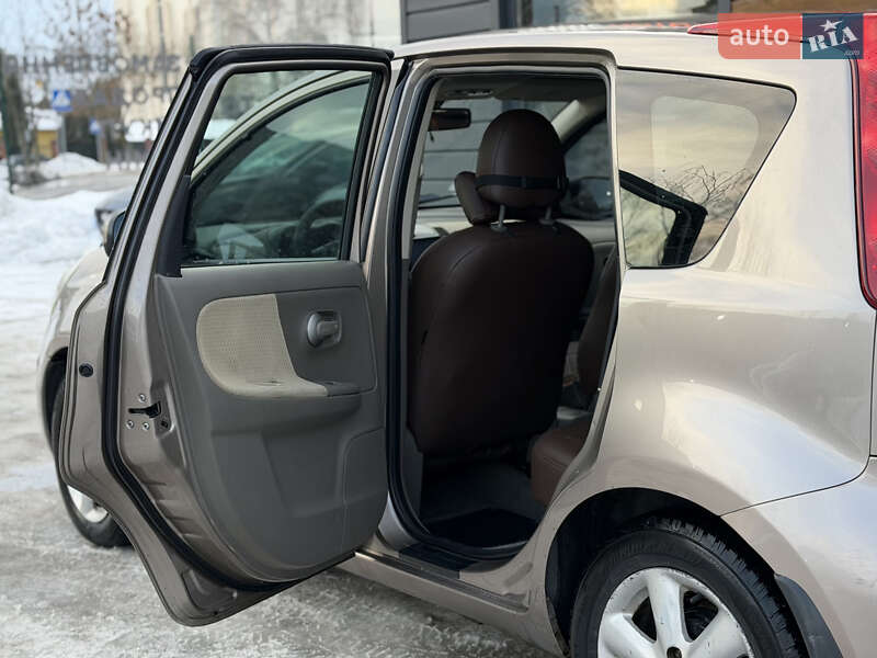 Хетчбек Nissan Note 2006 в Шептицькому