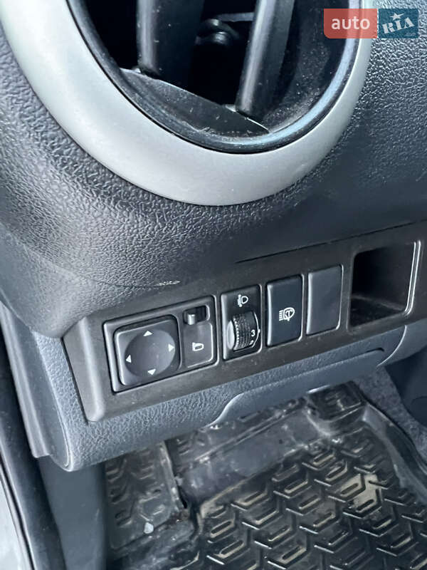 Хетчбек Nissan Note 2011 в Львові фото 13 Хетчбек Nissan Note 2011 в Львові