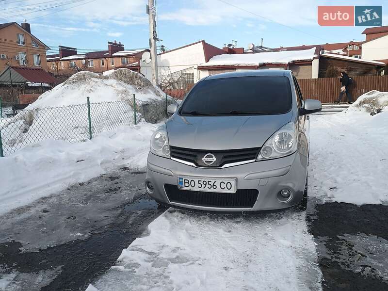 Хэтчбек Nissan Note 2010 в Тернополе